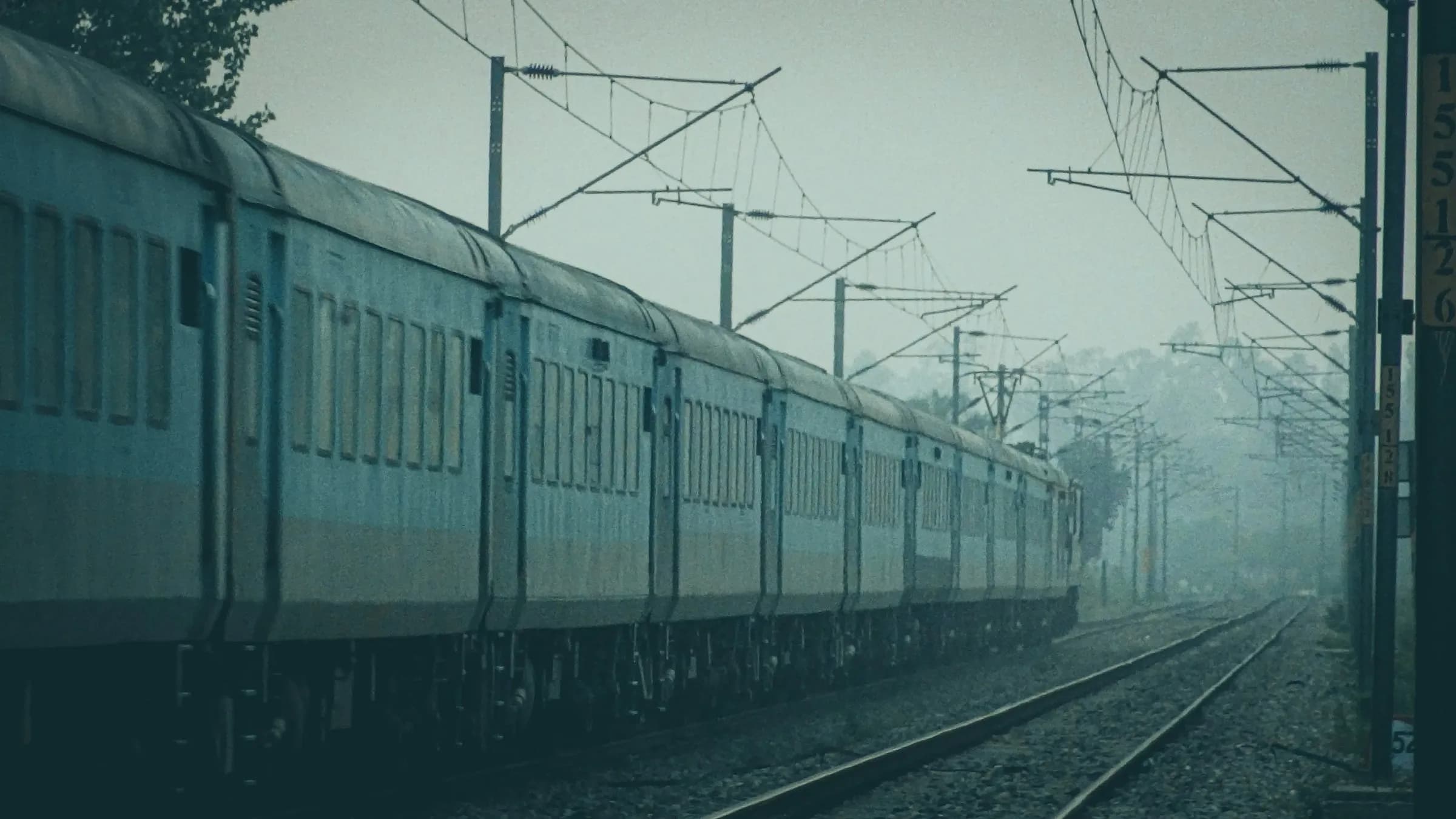 Ernakulam-SMVT Bengaluru SF Express
